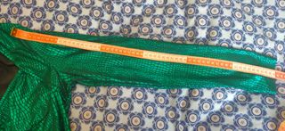 Camiseta verde y negra de vestir