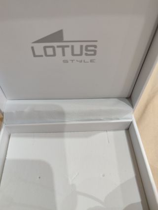 Pulsera de acero y circonitas.