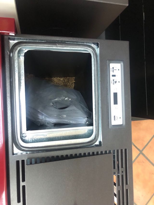Estufa de pellets Modelo TABLA 8kw ESTANCA