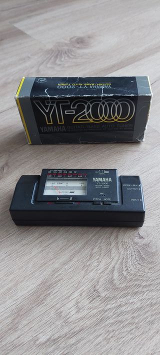 Afinador Yamaha YT-2000