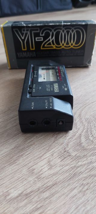 Afinador Yamaha YT-2000