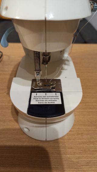 Jocca máquina de coser portatil