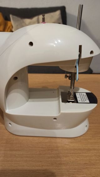 Jocca máquina de coser portatil