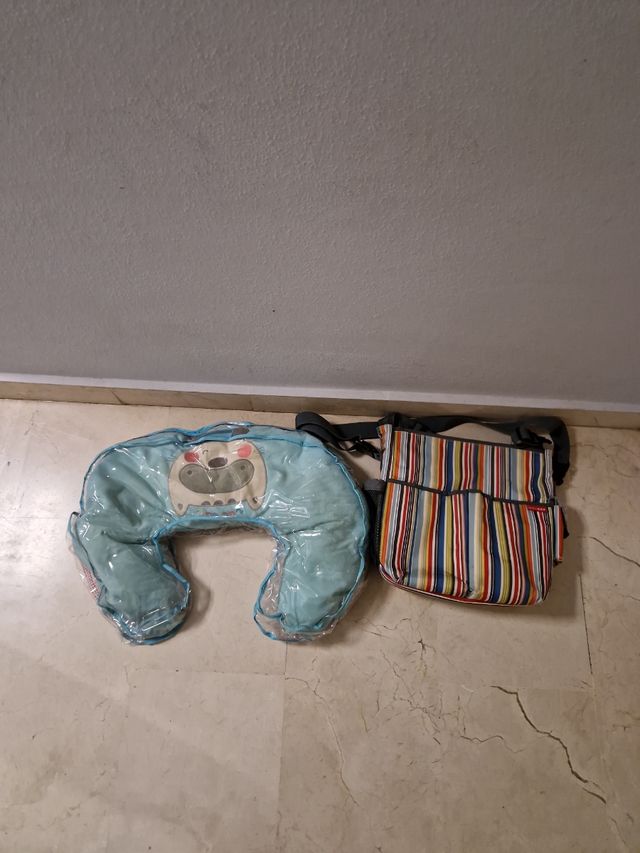 Cojin lactancia y bolso carrito