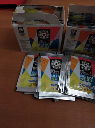 Cromos mundial femenino sobres sin abrir