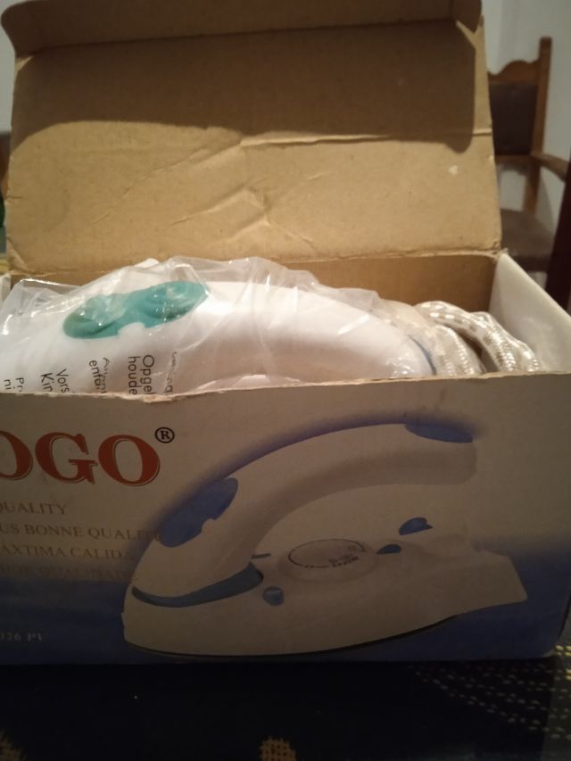 Plancha de viaje sin estrenar