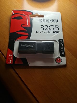 Chiavetta USB confezionata