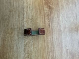 Pulsera de cuero de Carolina Herrera color marron