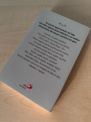 Libro "Bello, elegante e con la fede al dito"