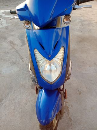 Moto kymco de cincuenta para piezas