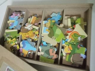 4 puzzles en caja de madera 