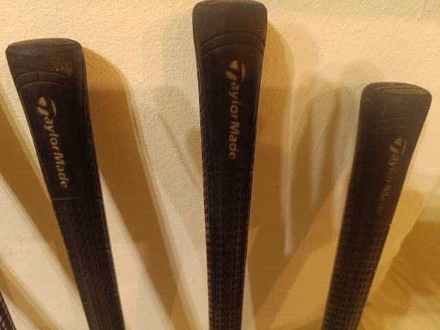 palos de golf taylor made