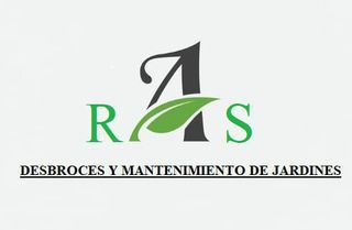 Jardinero desbroce  limpieza.  Gardening