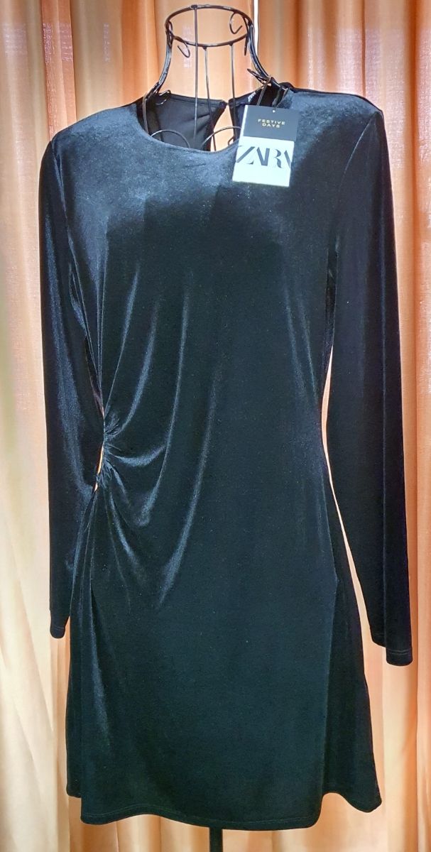 Vestido mini terciopelo Zara