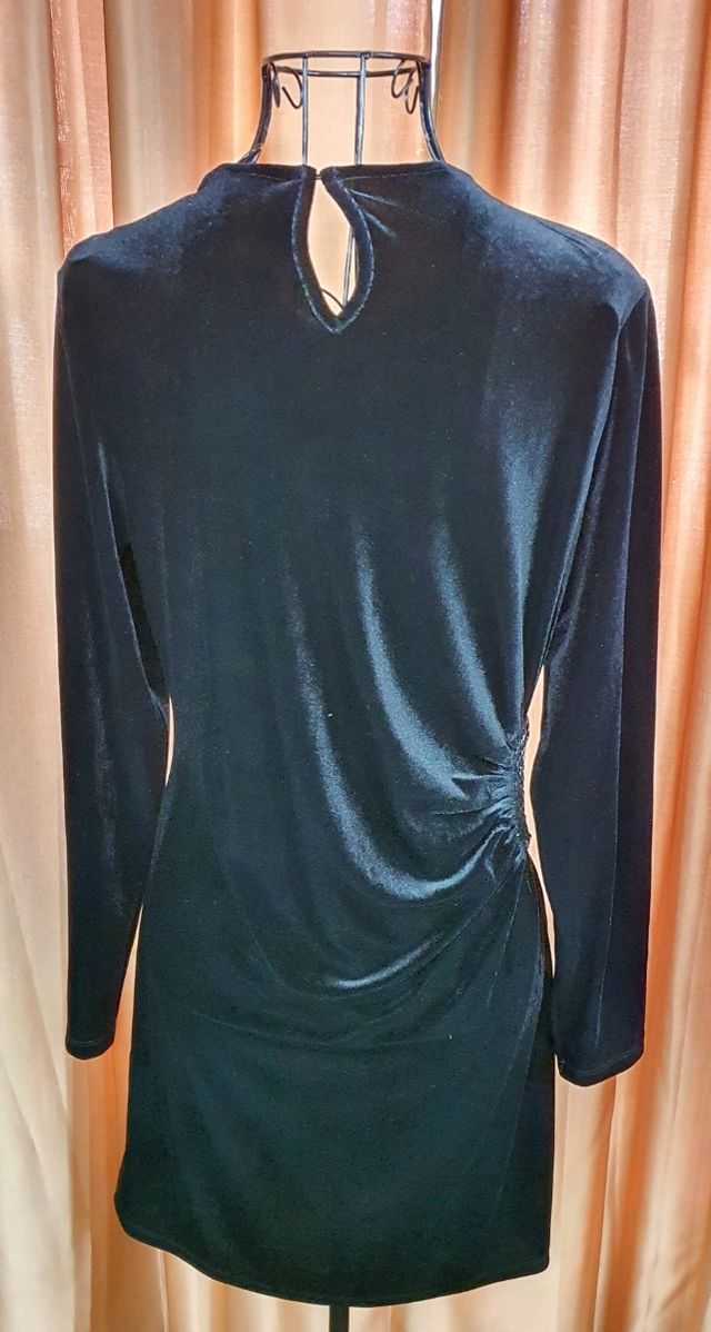 Vestido mini terciopelo Zara