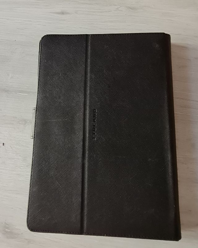 Custodia rigida per tablet