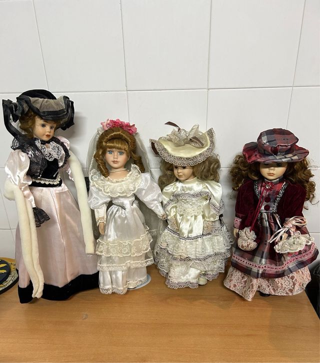 Muñecas de Porcelana precio por todas cuatro