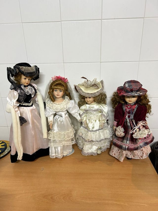 Muñecas de Porcelana precio por todas cuatro