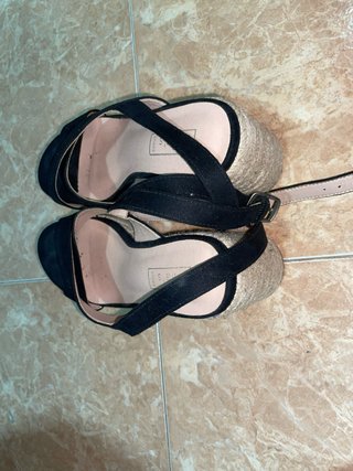 Sandalias de cuña negras