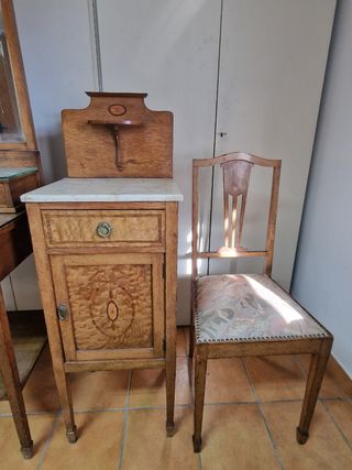 Antigüedades SXIX tocador mesita y sillas