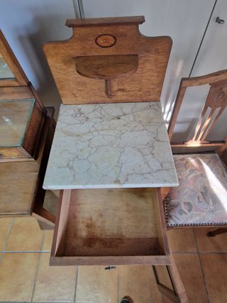 Antigüedades SXIX tocador mesita y sillas