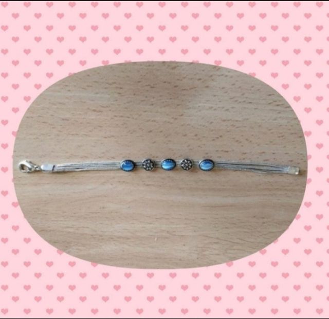 Pulsera de plata con piedras azules