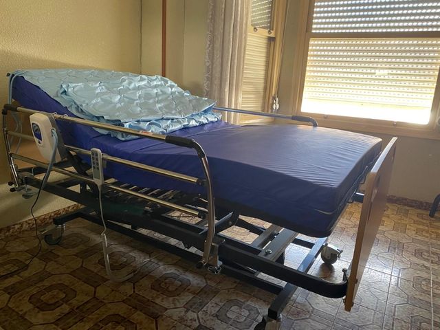OFERTA !! Cama Hospitalaria Articulada Eléctrica