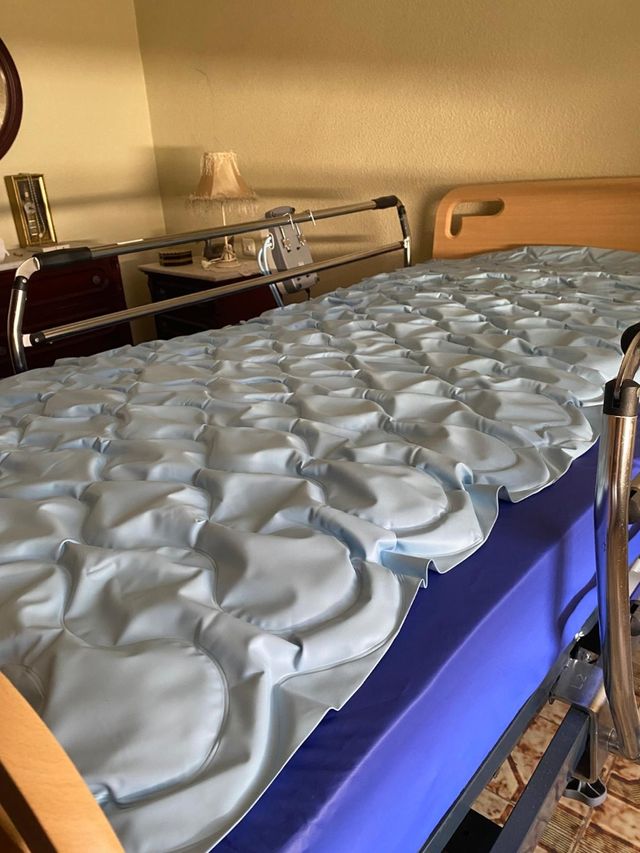 OFERTA !! Cama Hospitalaria Articulada Eléctrica
