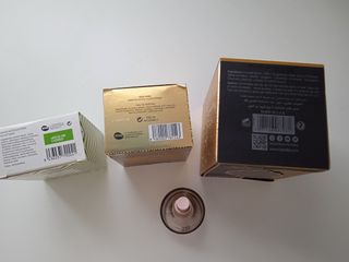 Set di bottiglie di profumo vuote da collezione.