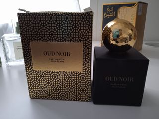Set di bottiglie di profumo vuote da collezione.