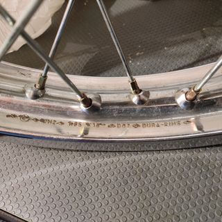 Llanta 18 pulgadas de radios