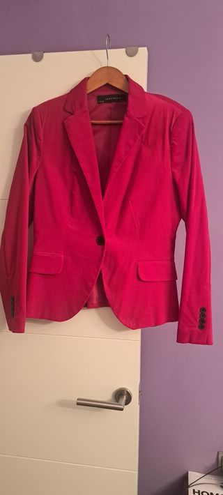 Chaqueta roja entallada Zara Basic