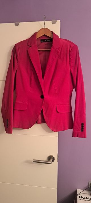 Chaqueta roja entallada Zara Basic