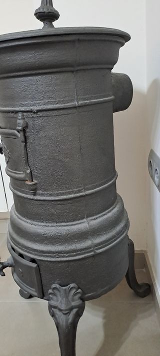 Estufa de hierro antigua