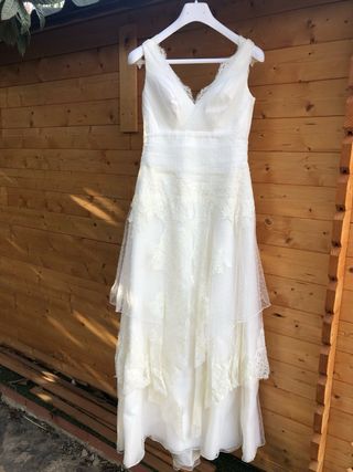 Vestido blanco Novia Villais Moda Nupcial.