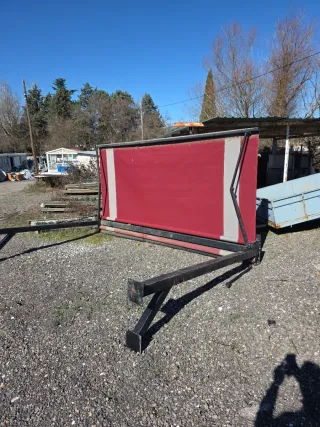 Toldos de bar con pies metalicos y de fachada