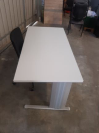 Mesa despacho escritorio con faldón