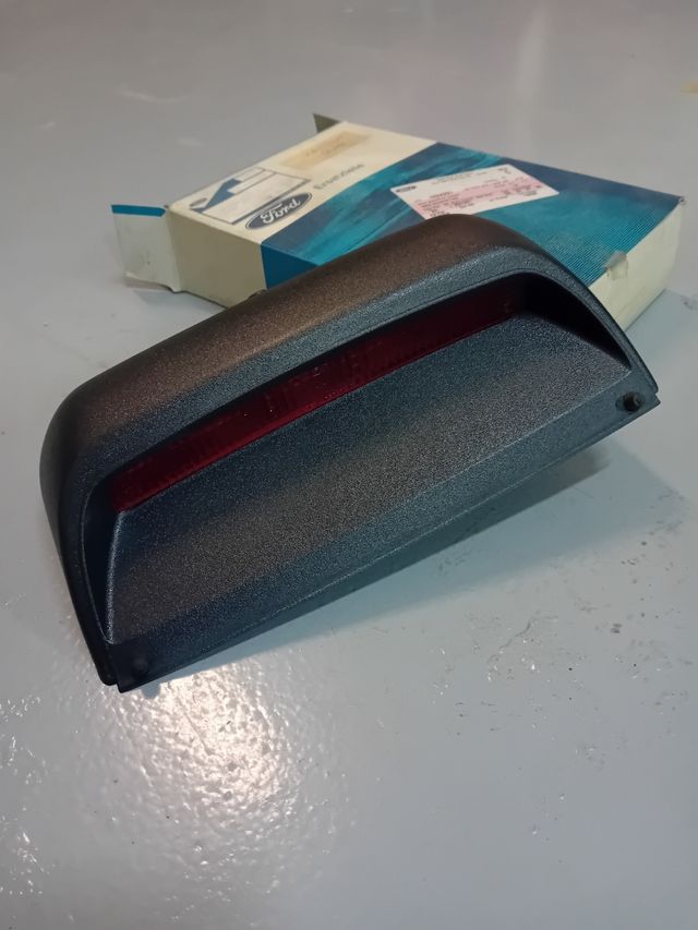 Piloto tercera luz de freno Ford escort