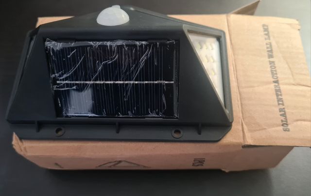 Lámpara solar exterior