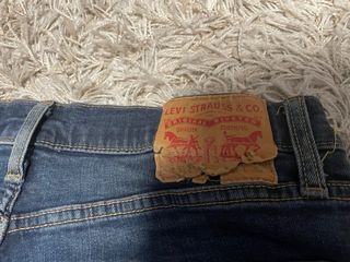 Pantalon Levis talla 23/32
