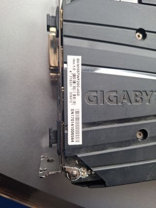 Tarjeta gráfica gigabyte 1050ti 4GB