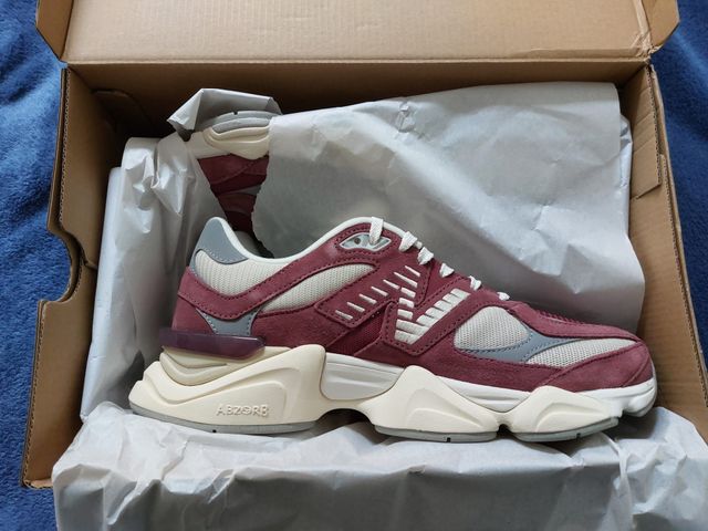 New Balance 9060 Burgundy EU 43 y 44.5 U9060VNA