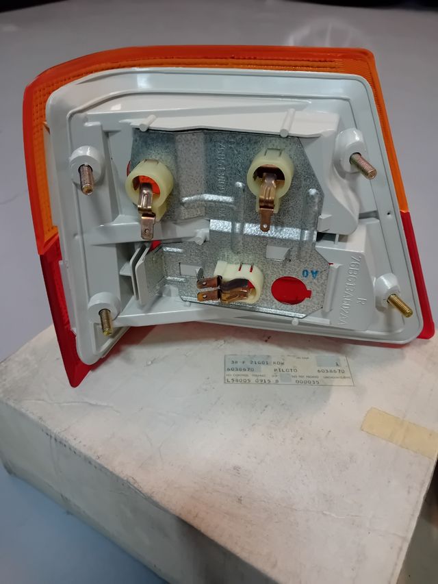 Piloto trasero derecho Ford Taunus