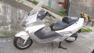 Honda Jazz 250 ABS, del 2006, por piezas 
