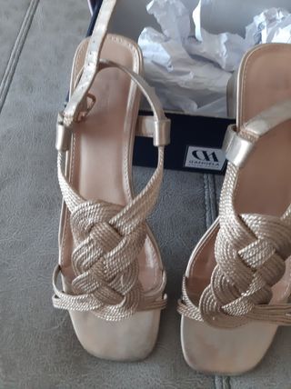 Sandalias de mujer doradas, número 41
