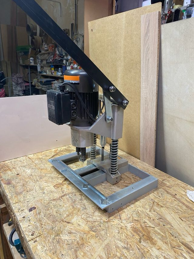 máquina en bisagra dora Marca Legna Modelo Bi 96