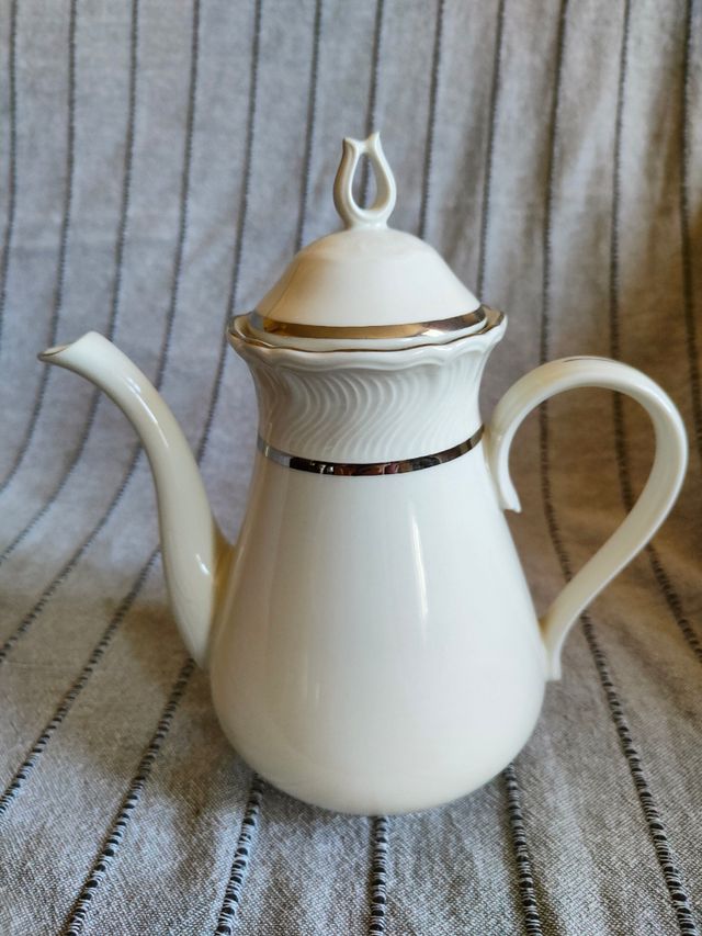 Teiera, portalatte e portazucchero