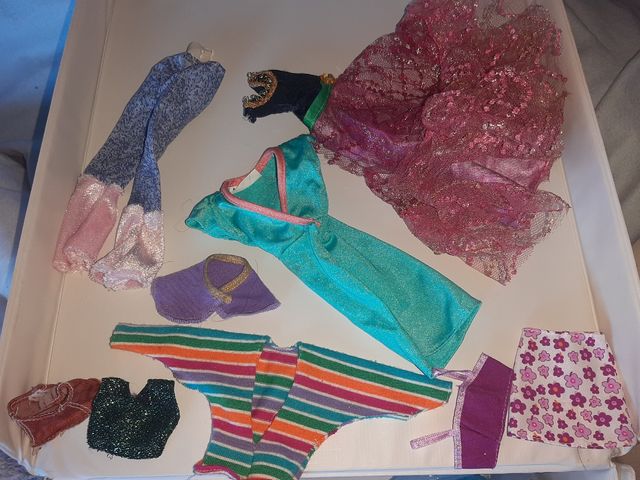 Barbie accessori e abiti vari