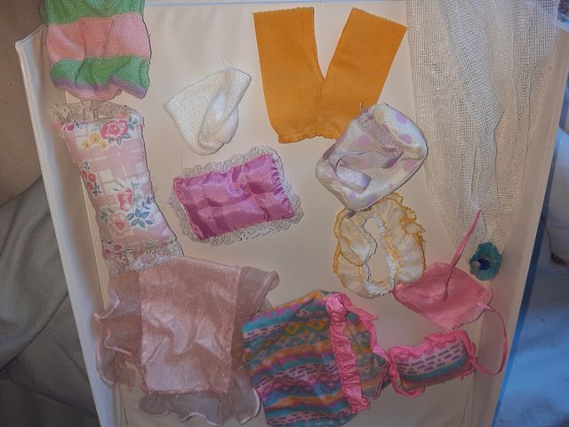 Barbie accessori e abiti vari