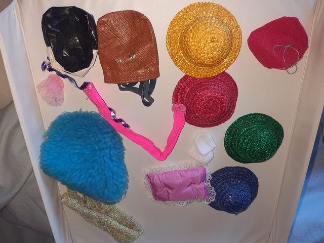 Barbie accessori e abiti vari